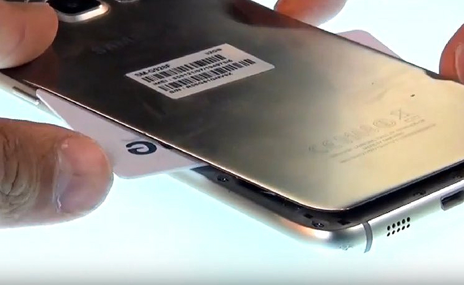 Changement d'écran (vitre+Amoled) sur Galaxy S6 Edge Plus photo 2