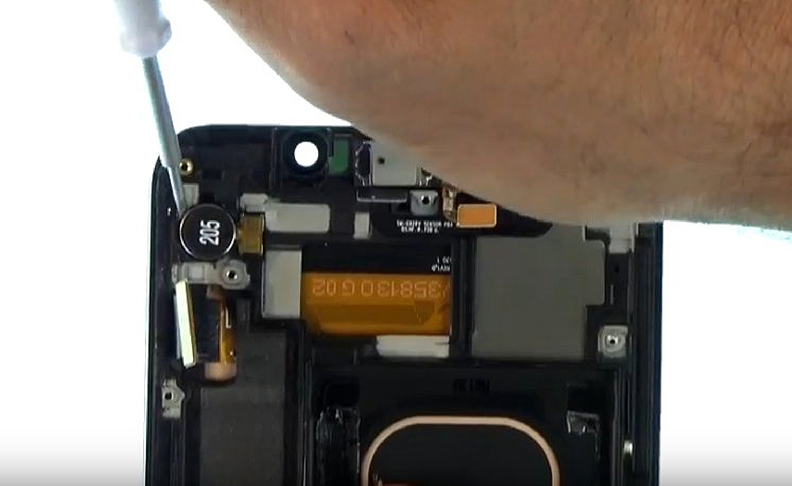 Changement d'écran (vitre+Amoled) sur Galaxy S6 Edge Plus photo 1