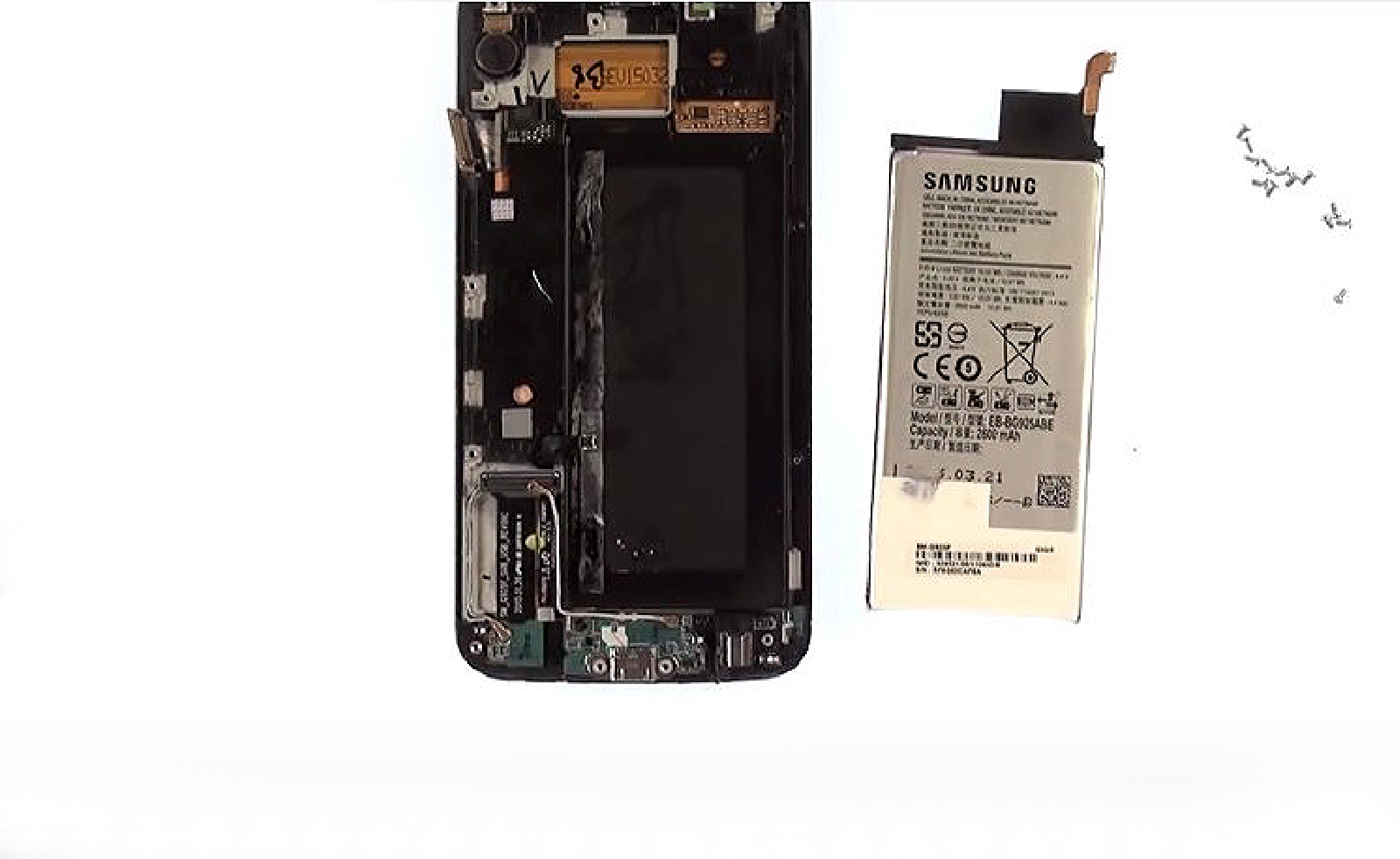 Changement d'écran (vitre+Amoled) sur Galaxy S6 Edge photo 4