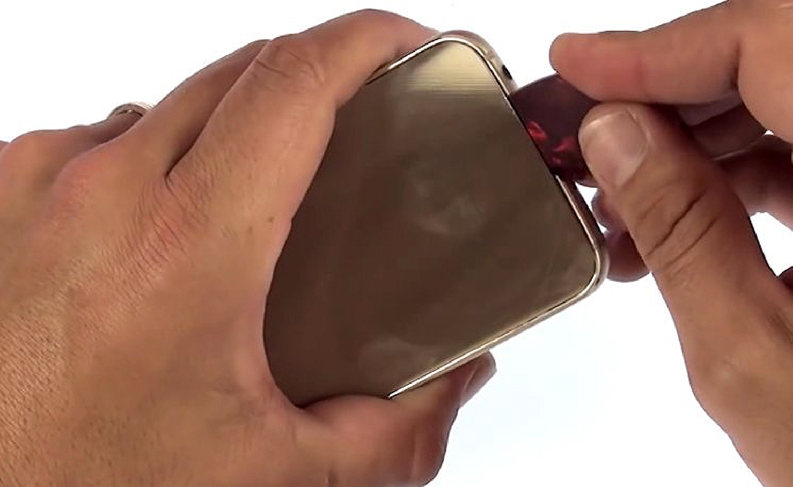 Changement de vitre arrière sur Galaxy S6 Edge photo 3