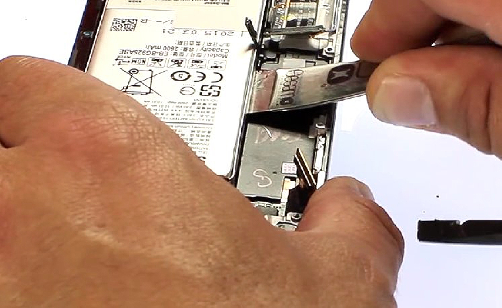 Changement de batterie sur Galaxy S6 Edge photo 2