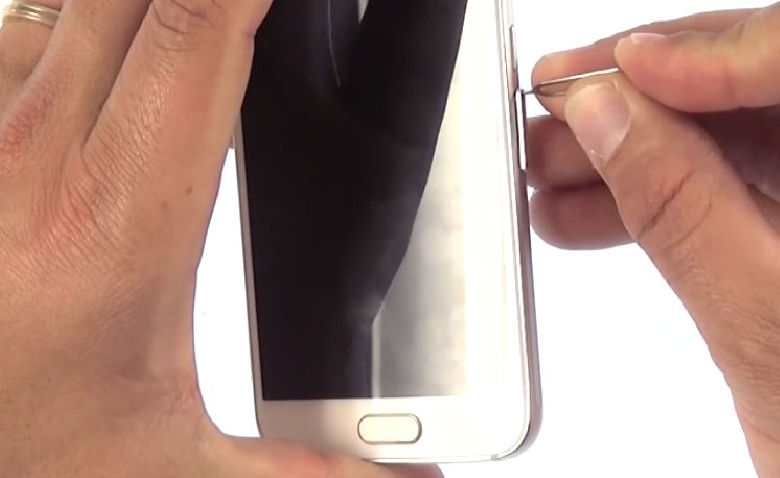 Changement d'écran (vitre+AMOLED) sur Galaxy S6 photo 2