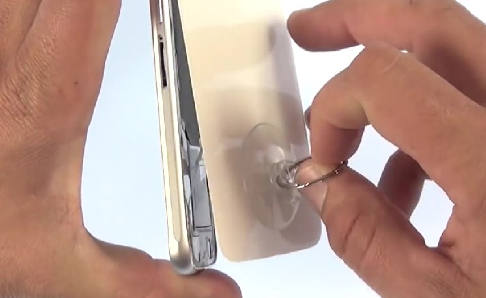 Changement d'écran (vitre+AMOLED) sur Galaxy S6 photo 4