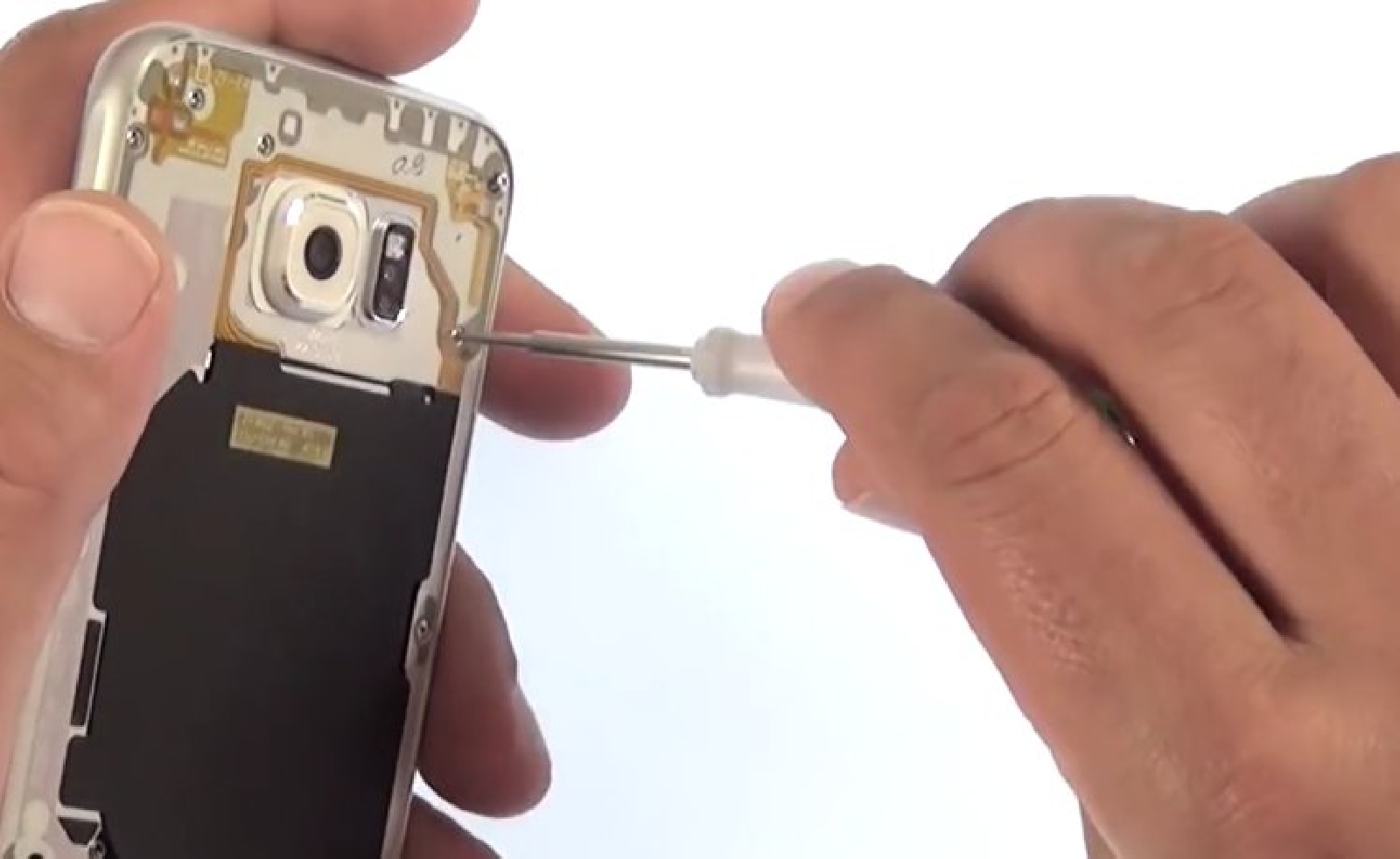 Changement d'écran (vitre+AMOLED) sur Galaxy S6 photo 2