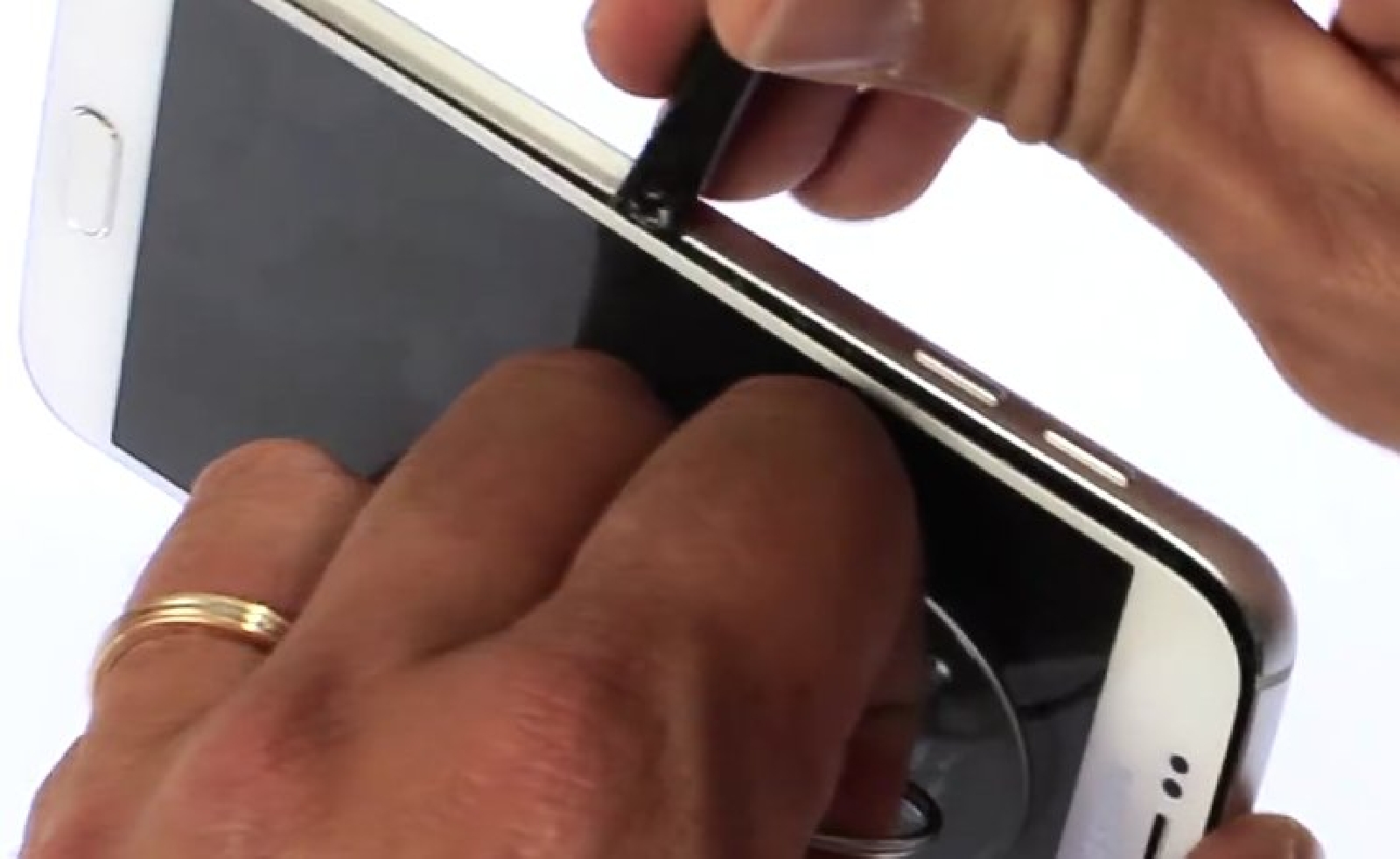 Changement de batterie sur Galaxy S6 photo 4