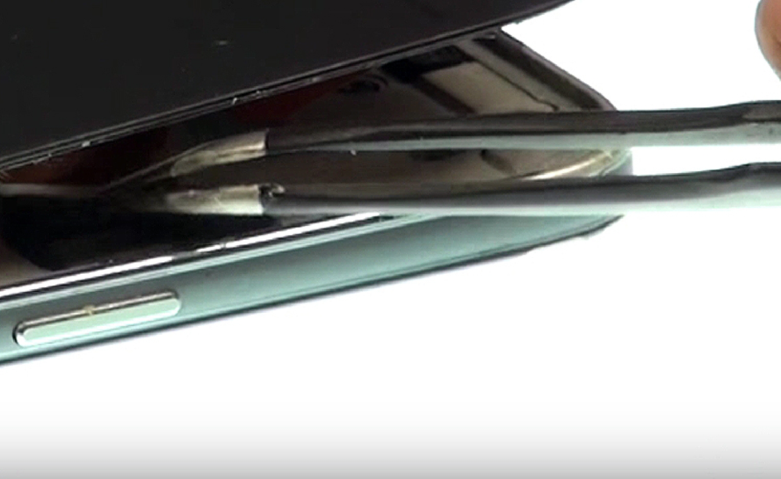 Changement d'écran (vitre+AMOLED) sur Galaxy S5 NEO photo 1