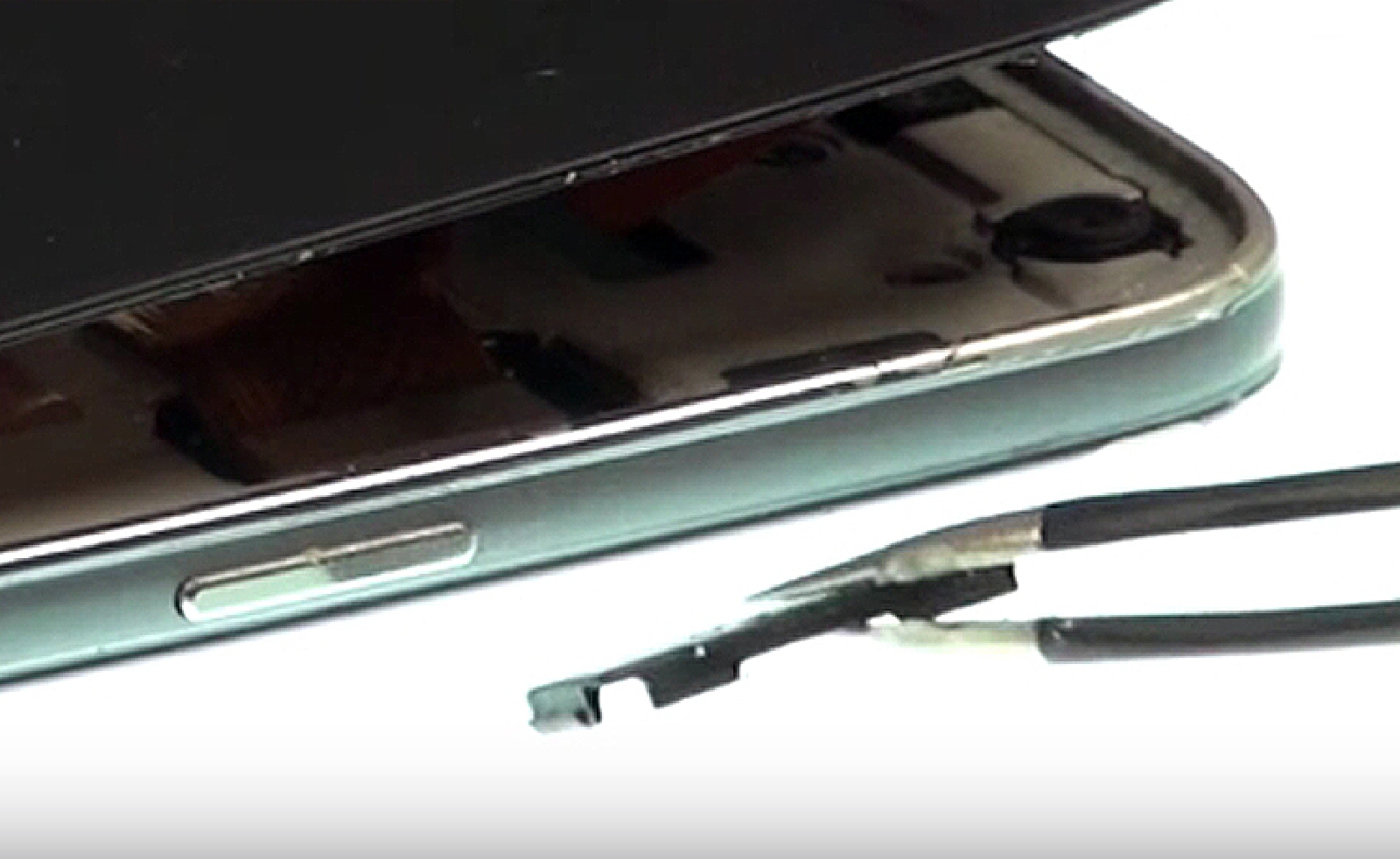 Changement d'écran (vitre+AMOLED) sur Galaxy S5 NEO photo 2