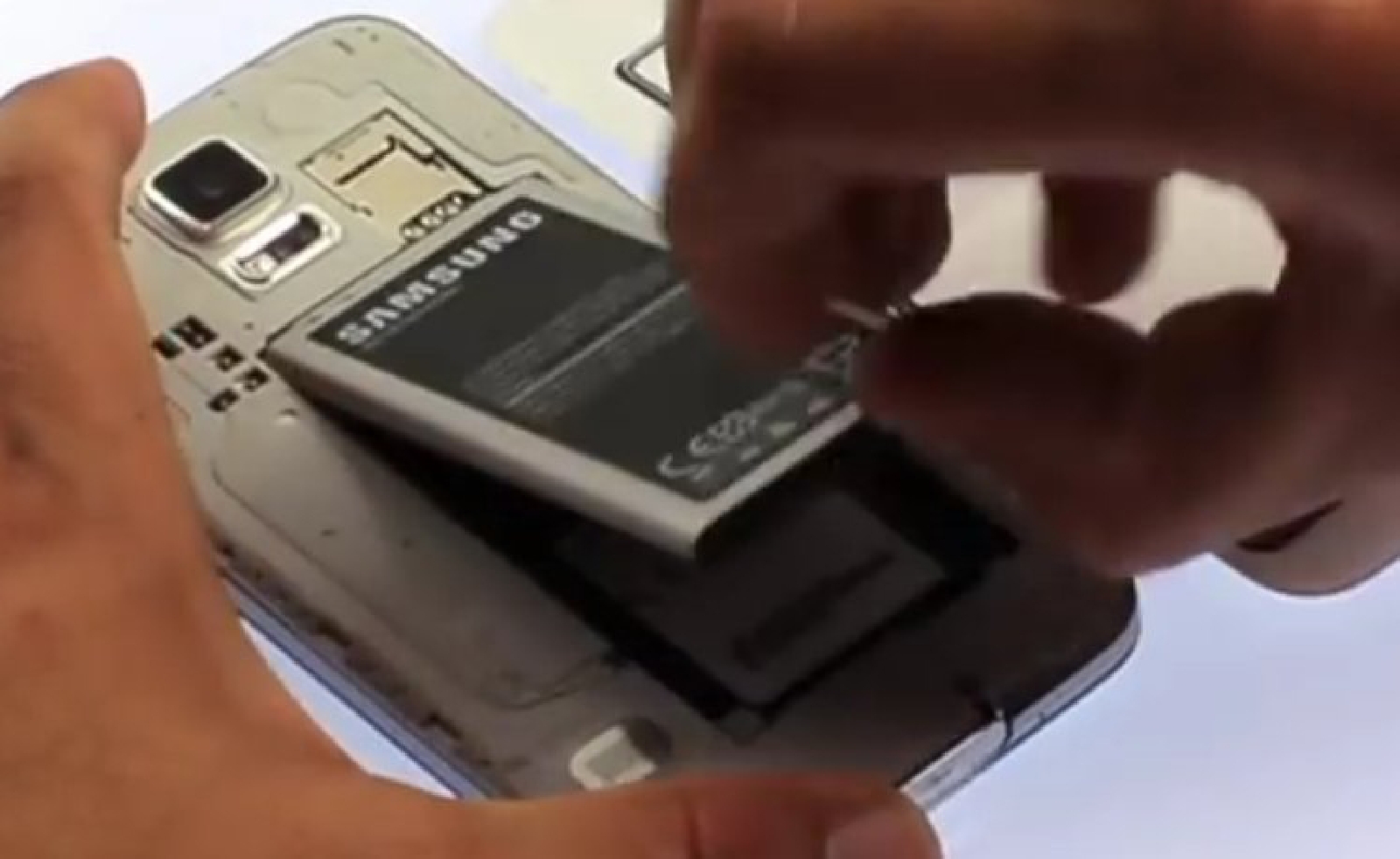 Changement d'écran (vitre+AMOLED) sur Galaxy S5 et S5 Plus photo 3