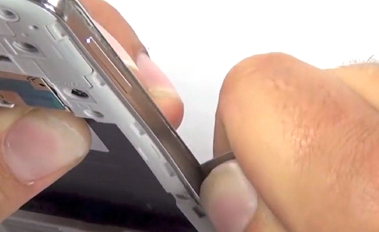 Changement d'écran (vitre+AMOLED) sur Galaxy S4 photo 3