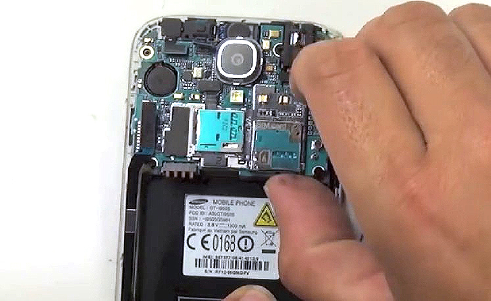 Changement d'écran (vitre+AMOLED) sur Galaxy S4 photo 4