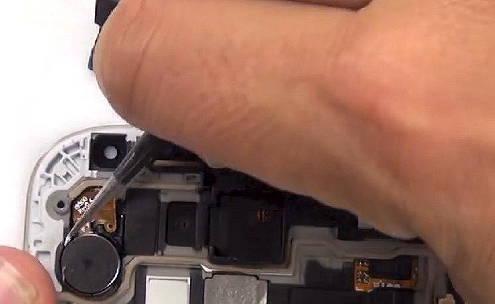 Changement d'écran (vitre+AMOLED) sur Galaxy S4 photo 2