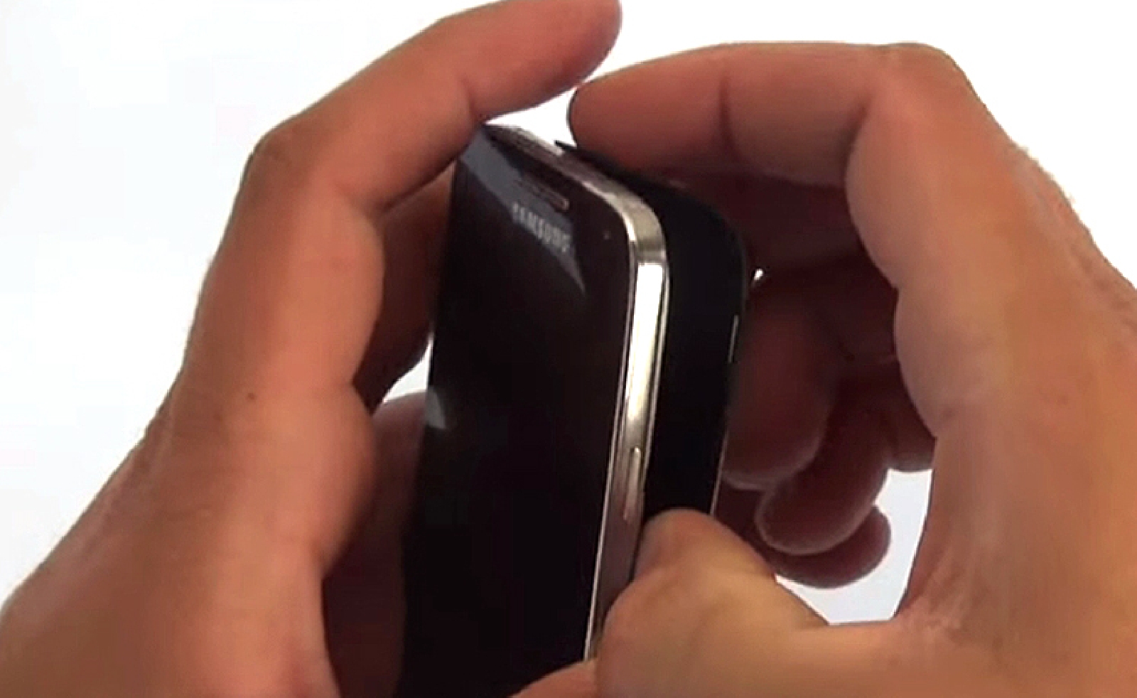 Changement d'écran (vitre+AMOLED) sur Galaxy S4 Mini photo 1