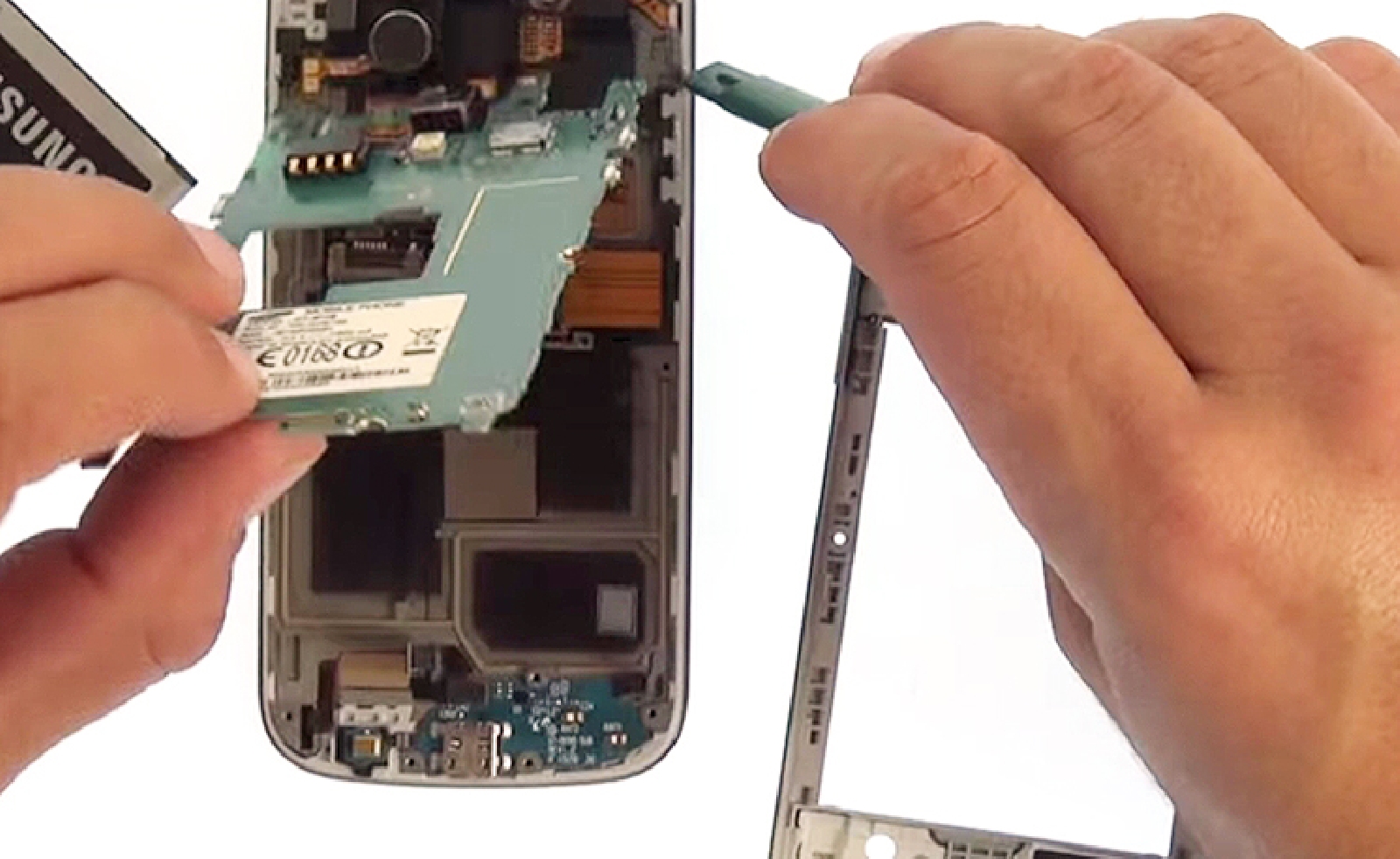 Changement d'écran (vitre+AMOLED) sur Galaxy S4 Mini photo 2