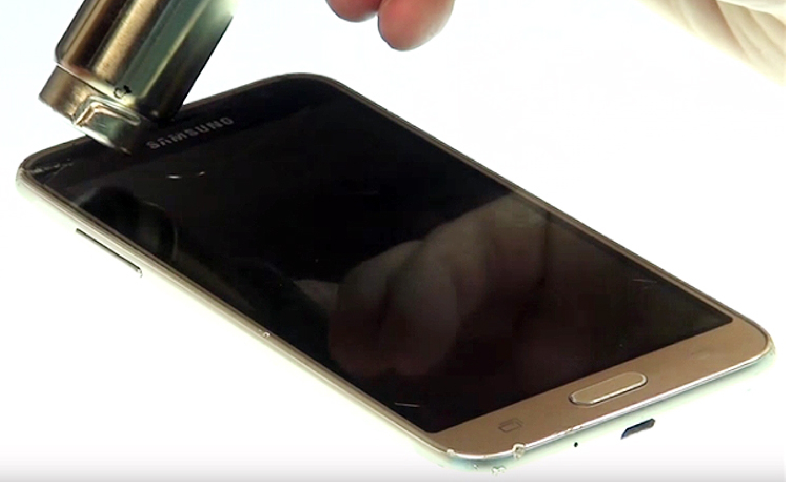 Changement d'écran (vitre+AMOLED) sur Galaxy J3 2016 photo 1