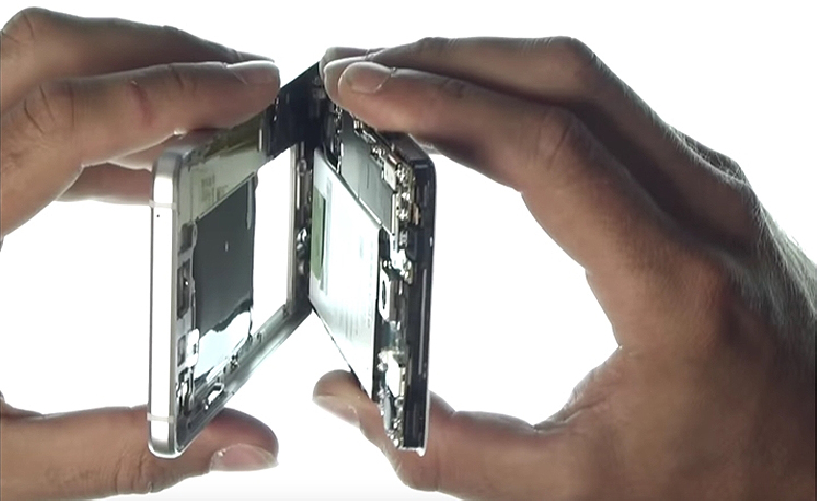 Changement de batterie sur Galaxy A5 2016 photo 3