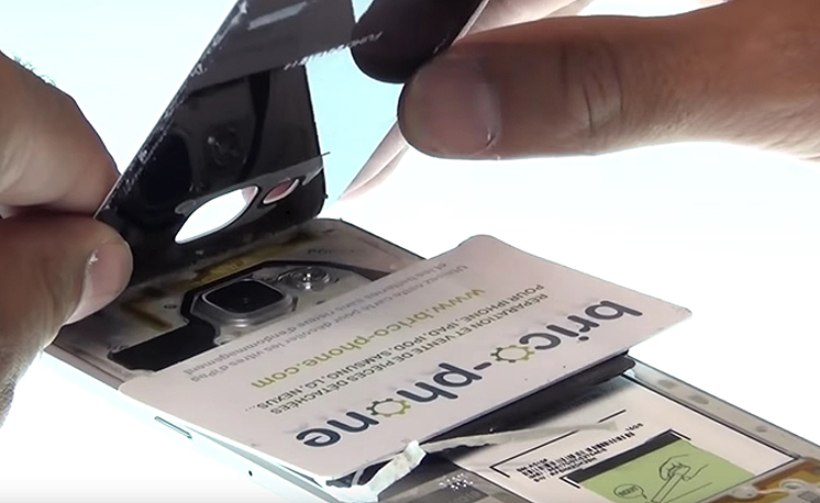 Changement de vitre arrière sur Galaxy A3 2016 photo 1