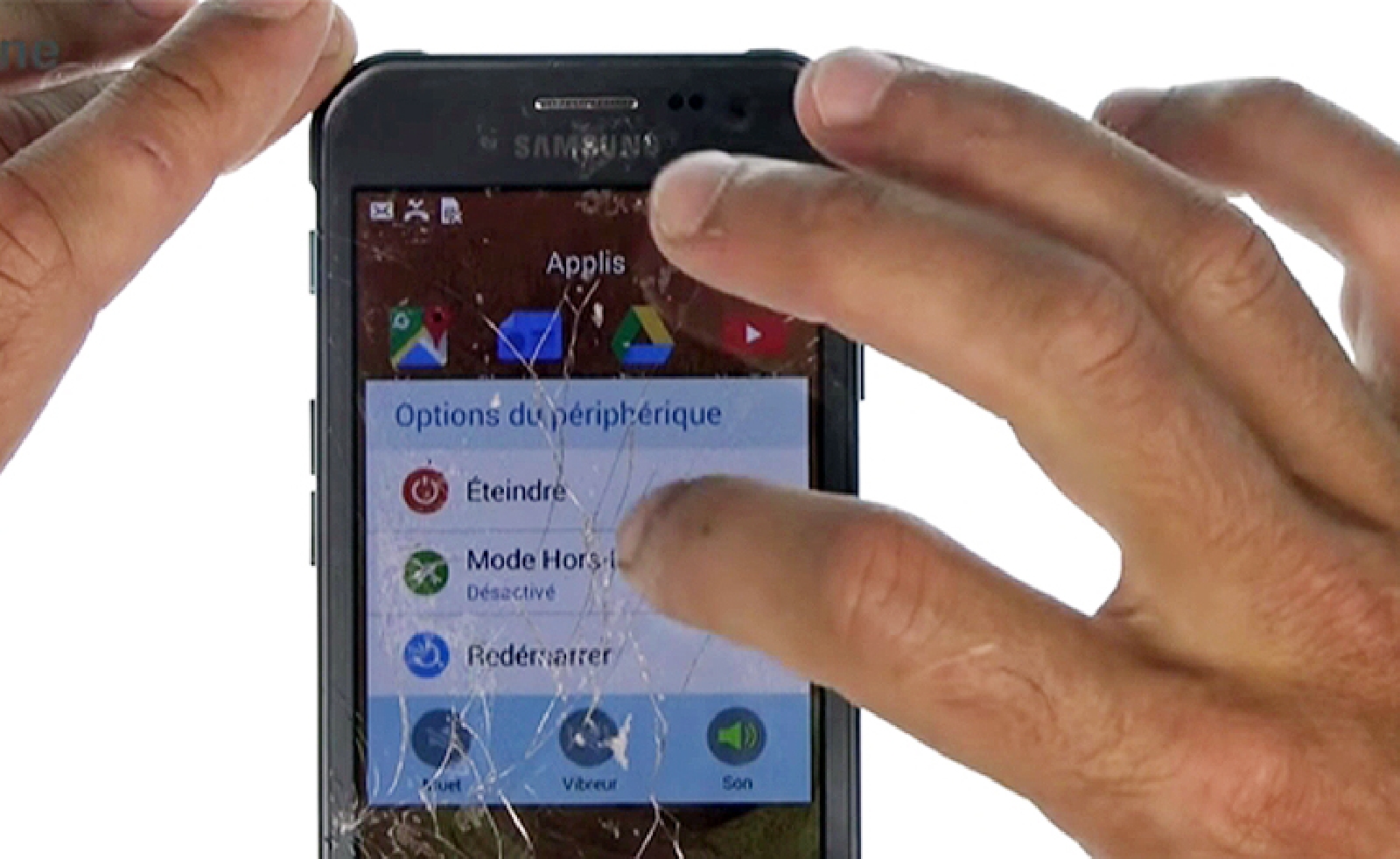 Changement d'écran (vitre+LCD) sur Galaxy Xcover 3 photo 1