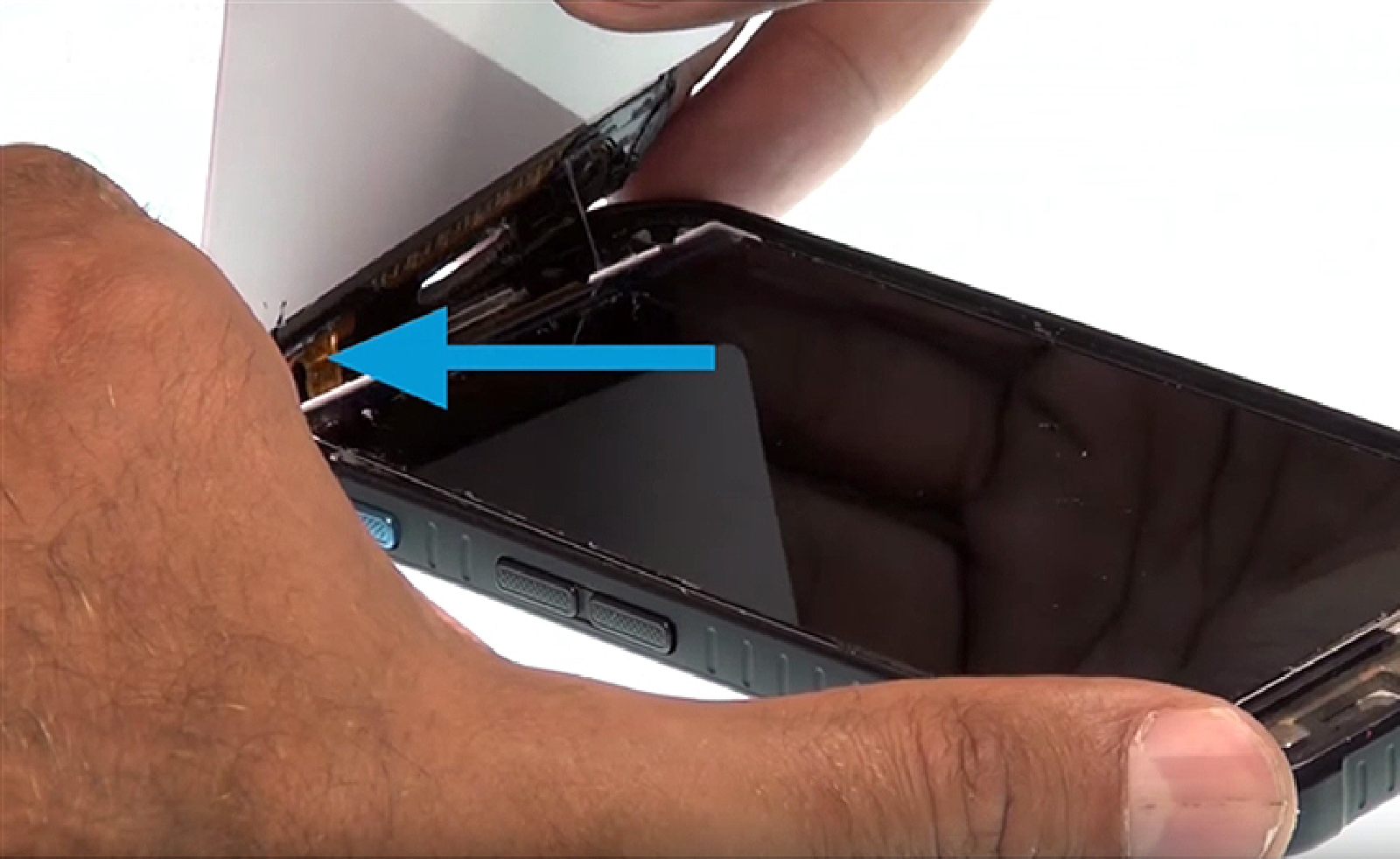 Changement d'écran (vitre+LCD) sur Galaxy Xcover 3 photo 4