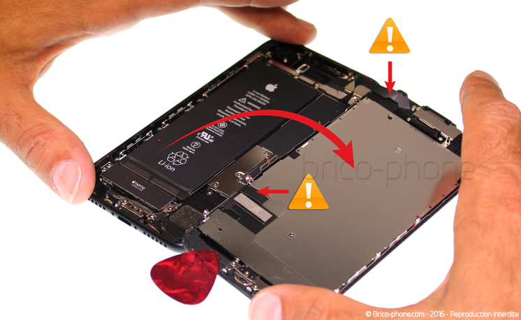 Changement d'écran (vitre+LCD) sans éléments prémontés en gardant l'étanchéité sur iPhone 7 photo 4
