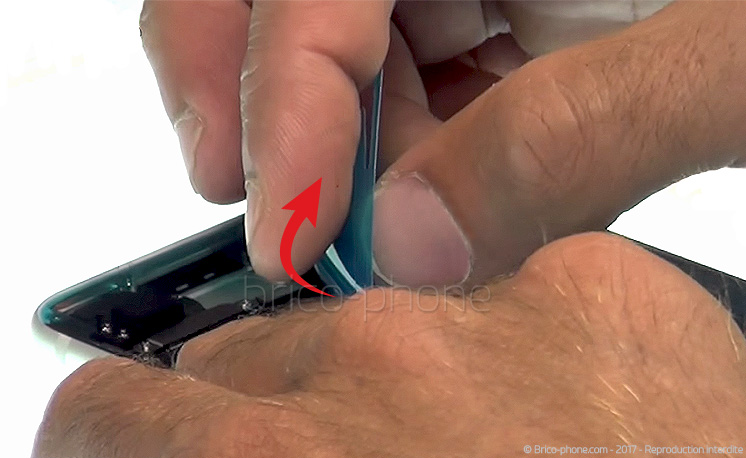 Changement d'écran (vitre+LCD) sans éléments prémontés en gardant l'étanchéité sur iPhone 7 photo 3