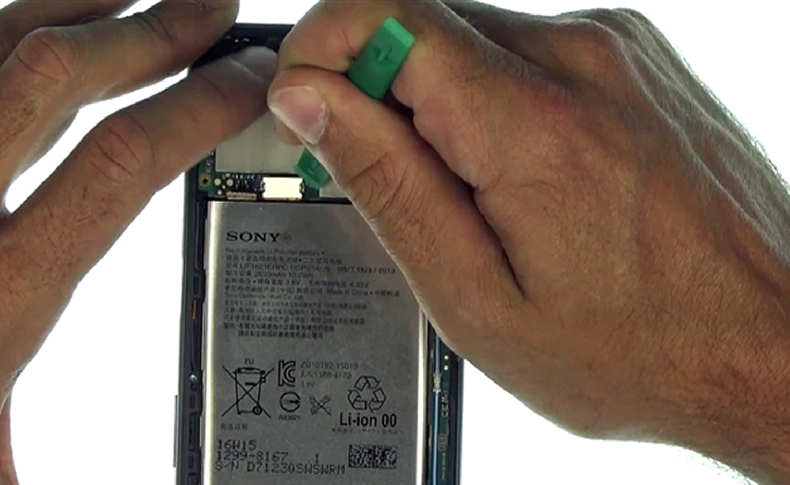 Changement d'écran (vitre+châssis+LCD) sur Xperia X - X Dual photo 2