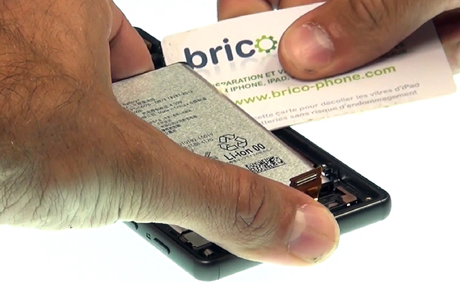 Changement d'écran (vitre+châssis+LCD) sur Xperia X - X Dual photo 3