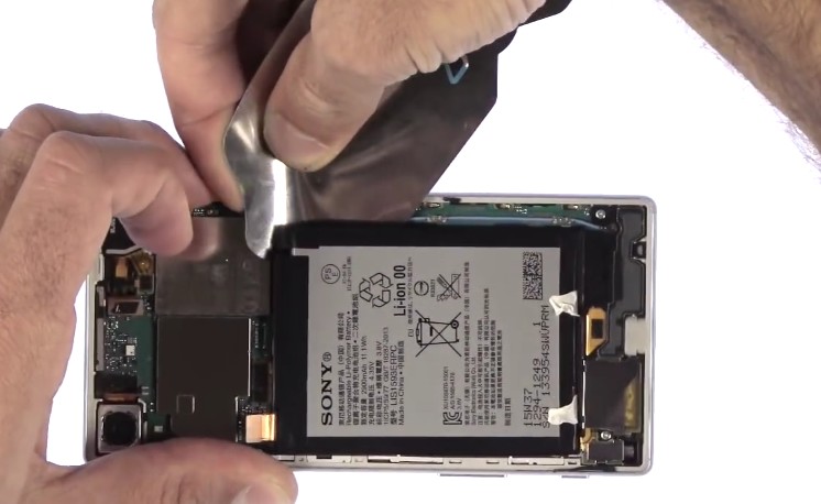 Changement d'écran (vitre+châssis+LCD) sur Xperia Z5 photo 1