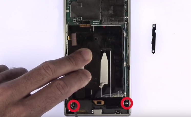 Changement d'écran (vitre+châssis+LCD) sur Xperia Z5 photo 1
