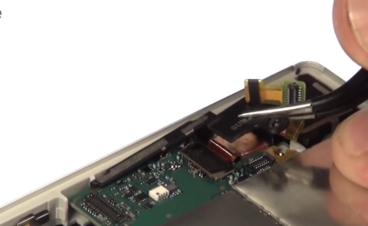 Changement d'écran (vitre+châssis+LCD) sur Xperia Z5 photo 1