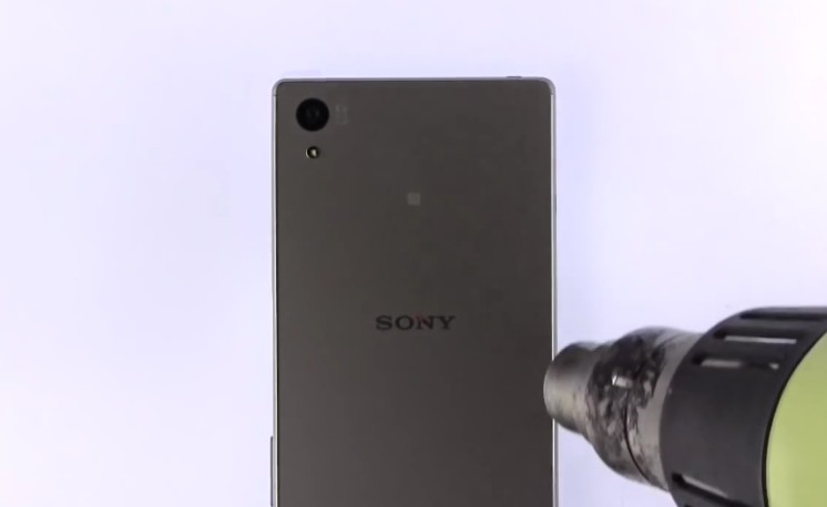 Changement de batterie sur Xperia Z5 photo 1