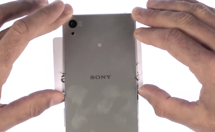 Changement de batterie sur Xperia Z5 photo 1