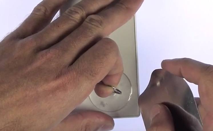 Changement de batterie sur Xperia Z5 Compact photo 1