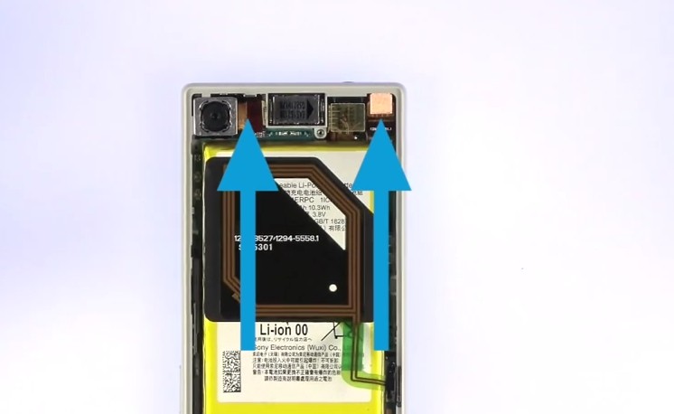 Changement de batterie sur Xperia Z5 Compact photo 1