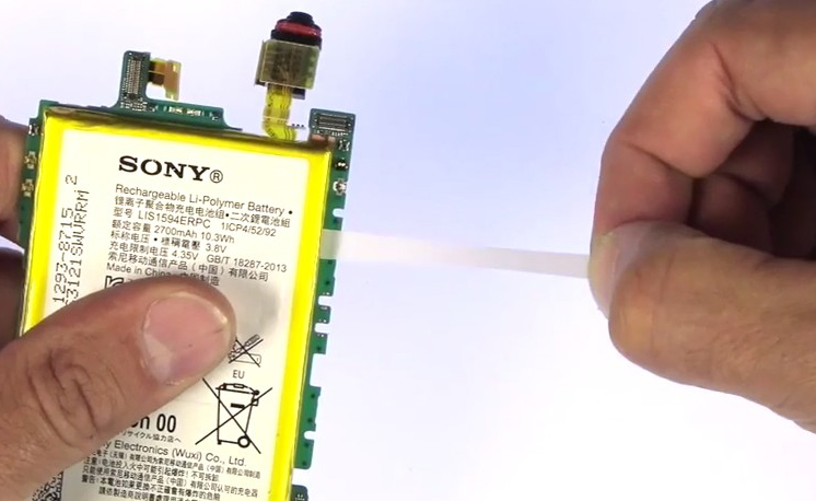 Changement de batterie sur Xperia Z5 Compact photo 1