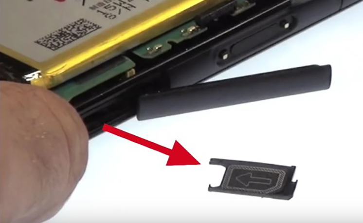 Changement d'écran (vitre+châssis+LCD) sur Xperia Z3 Compact photo 1