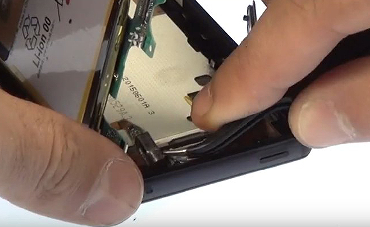 Changement de batterie sur Xperia Z3 Compact photo 1