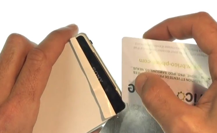 Changement d'écran (vitre+châssis+LCD) sur Xperia Z2 photo 1