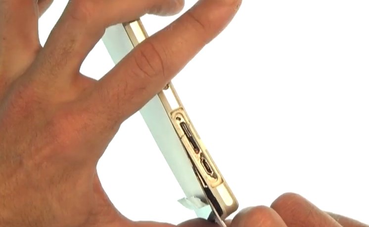 Changement d'écran (vitre+châssis+LCD) sur Xperia Z2 photo 1