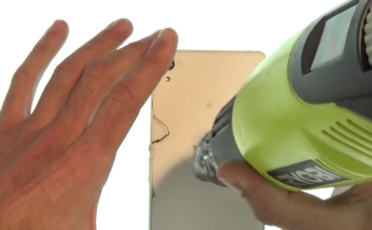 Changement d'écran (vitre+châssis+LCD) sur Xperia Z2 photo 1