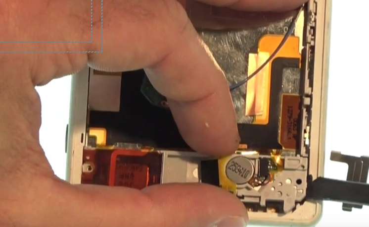 Changement d'écran (vitre+châssis+LCD) sur Xperia Z2 photo 1