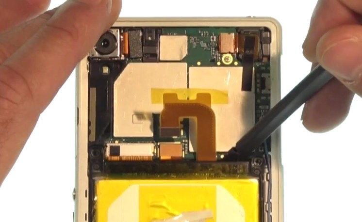 Changement de batterie sur Xperia Z2 photo 1