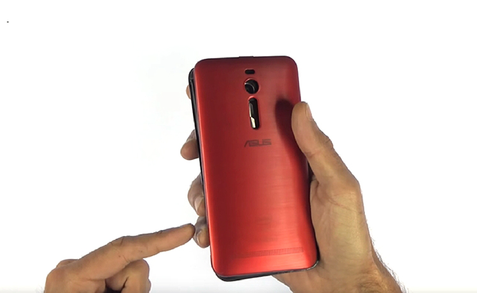 Changement d'écran (vitre+LCD) sur Zenfone 2 ZE550ML photo 1