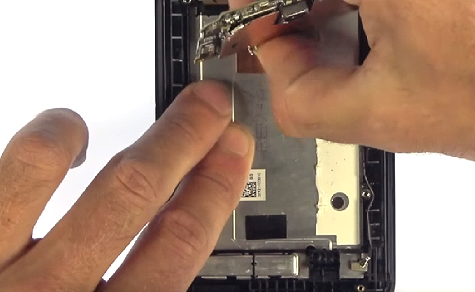 Changement d'écran (vitre+LCD) sur Zenfone 2 ZE550ML photo 1