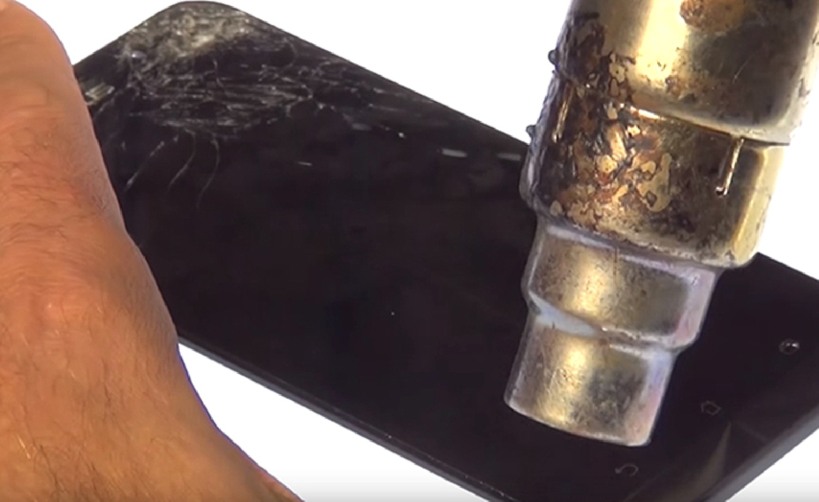 Changement d'écran (vitre+LCD) sur Zenfone 2 ZE550ML photo 1