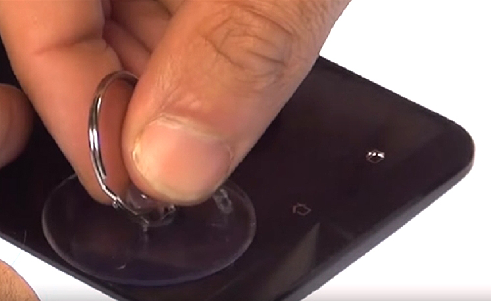 Changement d'écran (vitre+LCD) sur Zenfone 2 ZE550ML photo 1