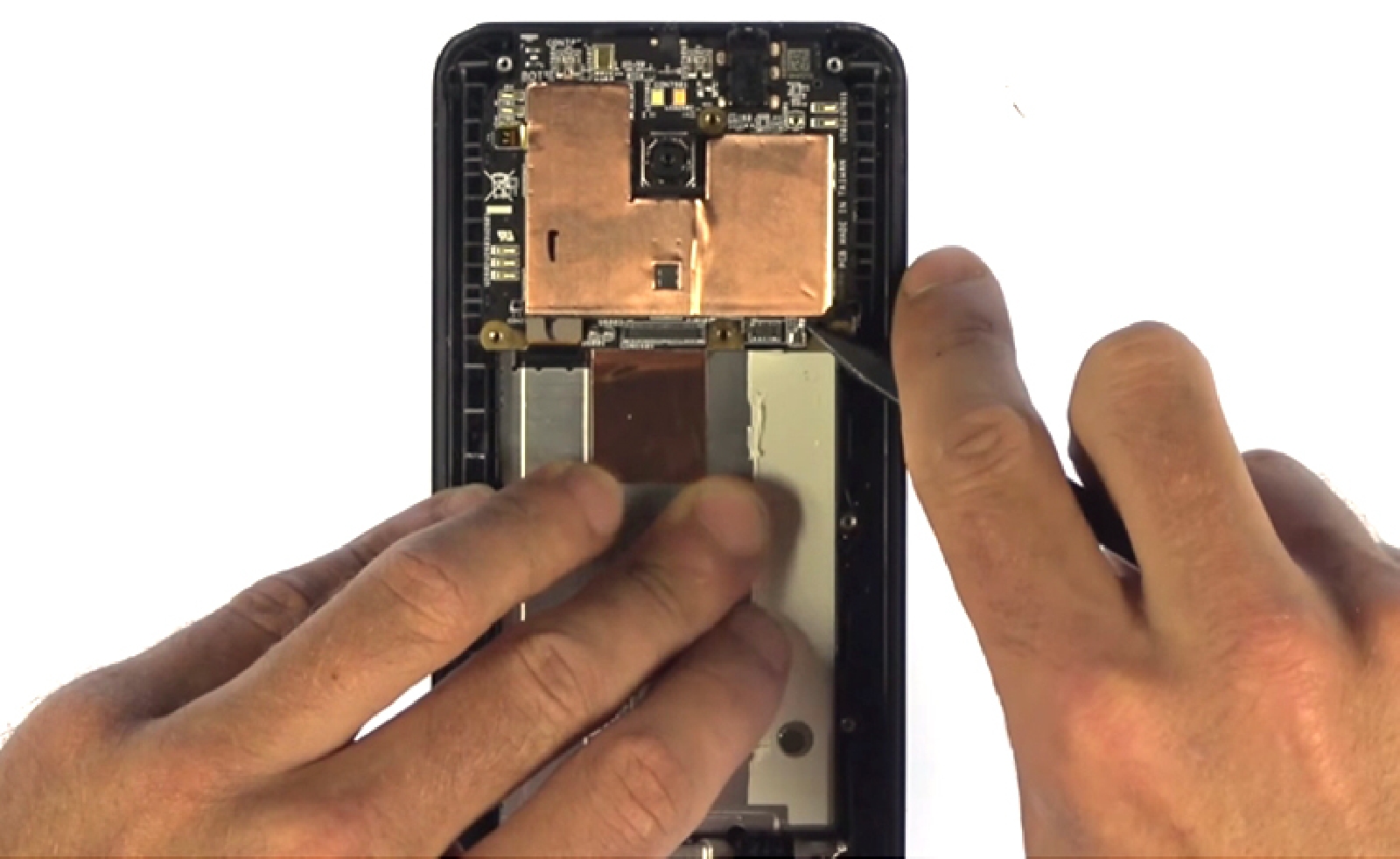 Changement du bloc d'écran (vitre+châssis+LCD) sur Zenfone 2 ZE551ML photo 1