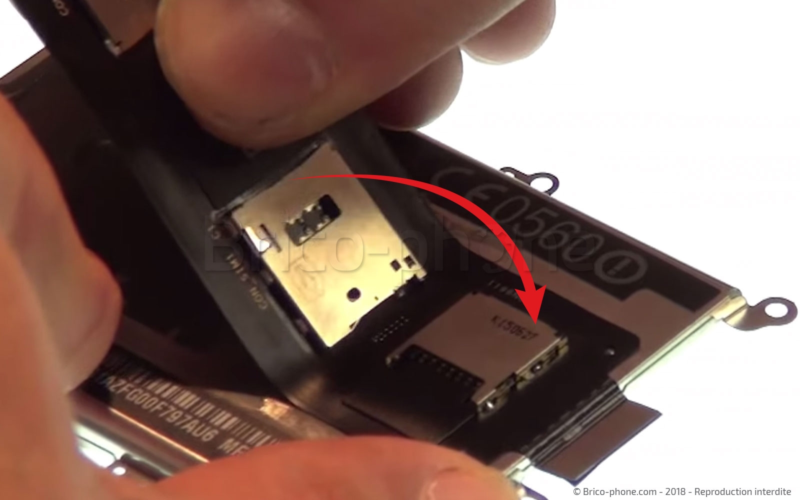 Changement de batterie sur Zenfone 2 ZE551ML photo 3