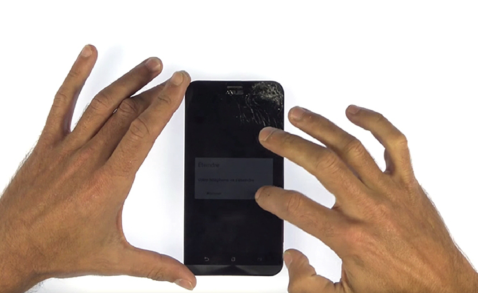 Changement de batterie sur Zenfone 2 ZE551ML photo 1