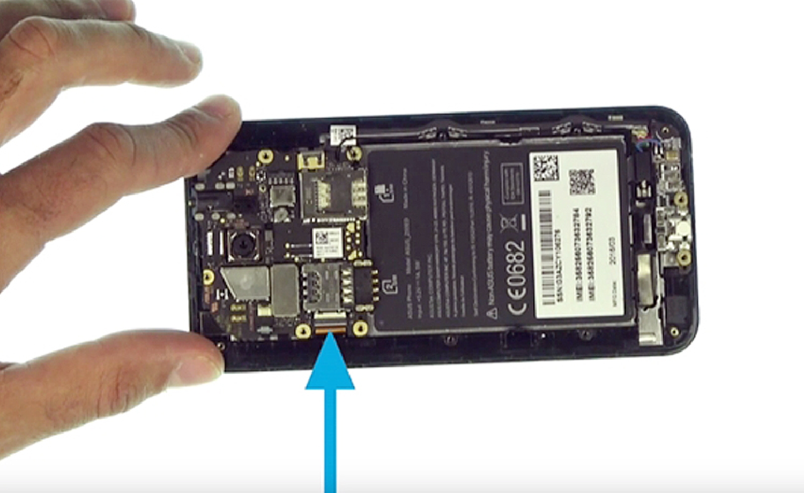 Changement d'écran (vitre+châssis+LCD) sur Zenfone 2 Laser ZE500KL photo 2