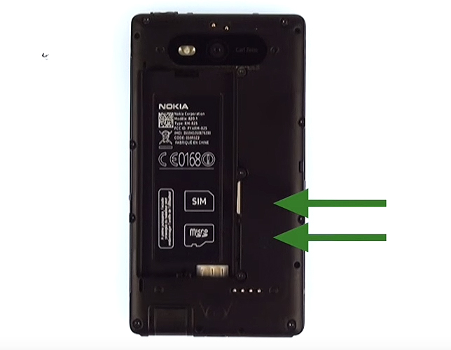 Changement de vitre tactile sur Lumia 820 photo 1